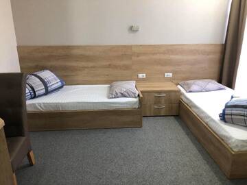 Фото номера Двухместный номер с 1 кроватью и собственной ванной комнатой Отель Motel Carmen г. Бая-Маре 8