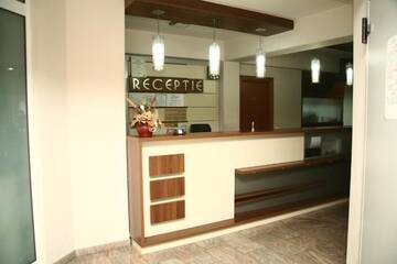 Фото номера Двухместный номер с 2 отдельными кроватями Отель Euro House Hotel г. Бая-Маре 7