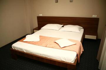 Фото номера Двухместный номер с 1 кроватью Отель Euro House Hotel г. Бая-Маре 2