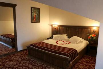 Фото номера Апартаменты с террасой Отель Castel Transilvania г. Бая-Маре 10