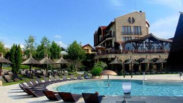 Фото номера Апартаменты с террасой Отель Castel Transilvania г. Бая-Маре 8
