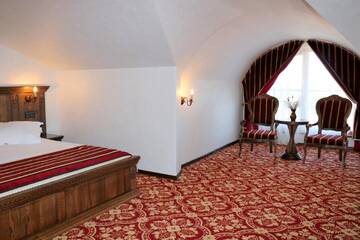 Фото номера Апартаменты с террасой Отель Castel Transilvania г. Бая-Маре 9