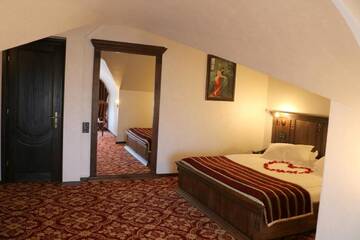 Фото номера Апартаменты с террасой Отель Castel Transilvania г. Бая-Маре 3
