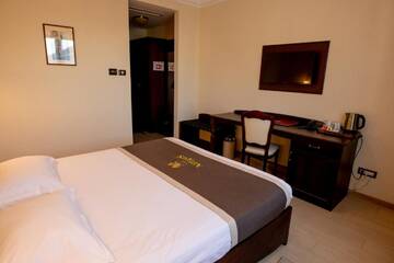 Фото номера Double Room 3* - Pet Friendly Отель Magus Hotel г. Бая-Маре 3