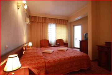 Фото номера Двухместный номер с 1 кроватью или 2 отдельными кроватями Отель Hotel Mara г. Бая-Маре 2