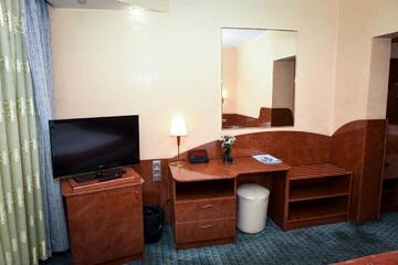 Фото номера Просторный одноместный номер Отель Hotel Carpati г. Бая-Маре 2