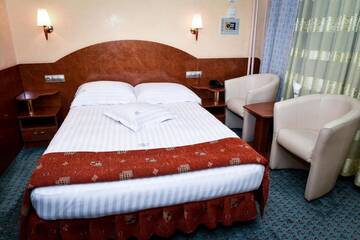 Фото номера Просторный одноместный номер Отель Hotel Carpati г. Бая-Маре 3