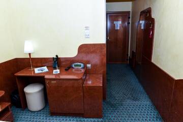 Фото номера Одноместный номер эконом-класса Отель Hotel Carpati г. Бая-Маре 4